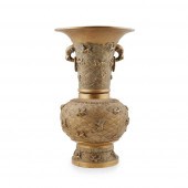 LARGE BRONZE 'GU' VASE
XUANDE