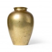 LARGE BRONZE VASE
XUANDE MARK