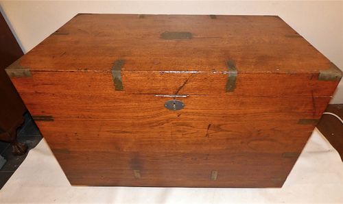LARGE CAMPHORWOOD CHESTOversized