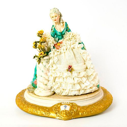 LARGE CAPODIMONTE FIGURINE, WOMAN