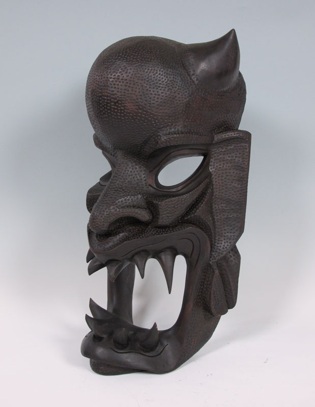LARGE CARVED AFRICAN MASK: Mid 20th