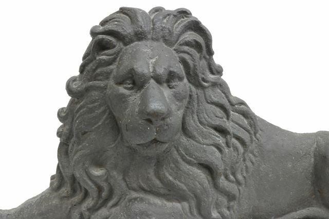 LARGE CAST IRON LION DOORSTOP,