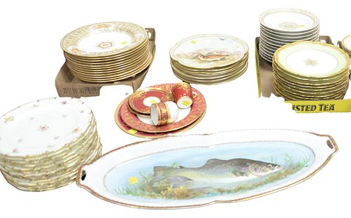 LARGE CHINA LOT TO INCLUDE 13 PIECE