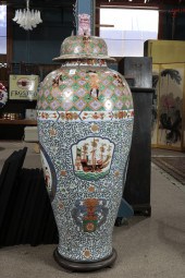 LARGE CHINESE BALUSTER PORCELA