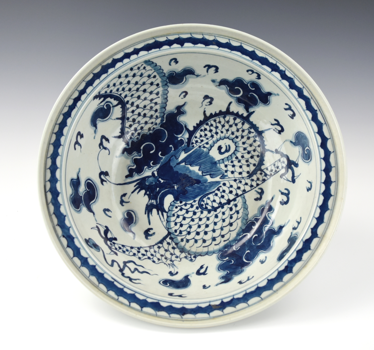 LARGE CHINESE BLUE & WHITE 'DRAGON'