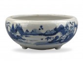 LARGE CHINESE BLUE & WHITE TRI