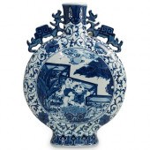LARGE CHINESE BLUE & WHITE MOO