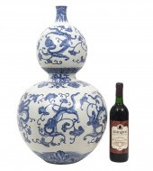 LARGE CHINESE BLUE & WHITE GOU