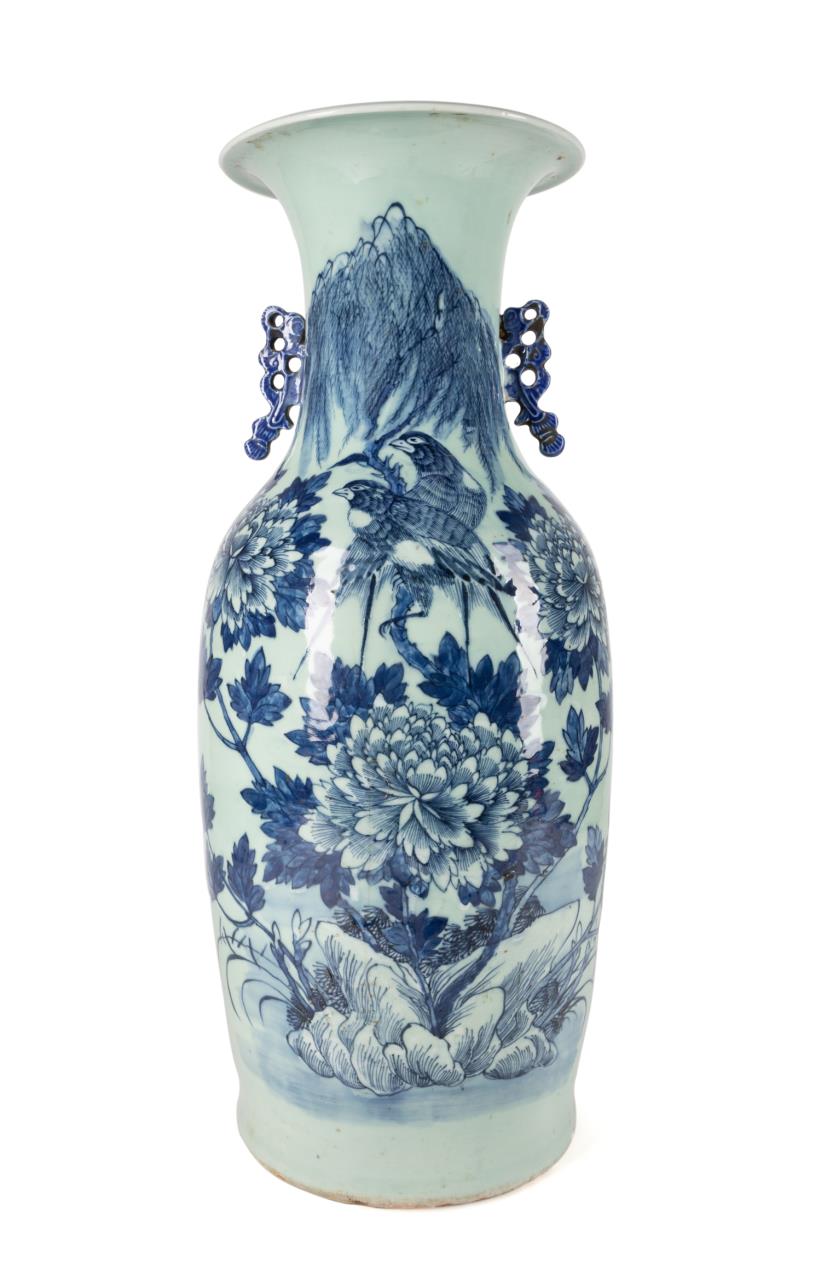 LARGE CHINESE BLUE & WHITE