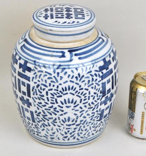 LARGE CHINESE BLUE/WHITE LIDDED