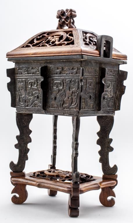 LARGE CHINESE BRONZE CENSER FANG
