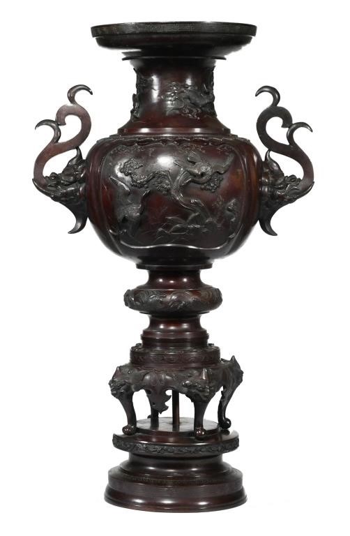LARGE CHINESE BRONZE VASE,
