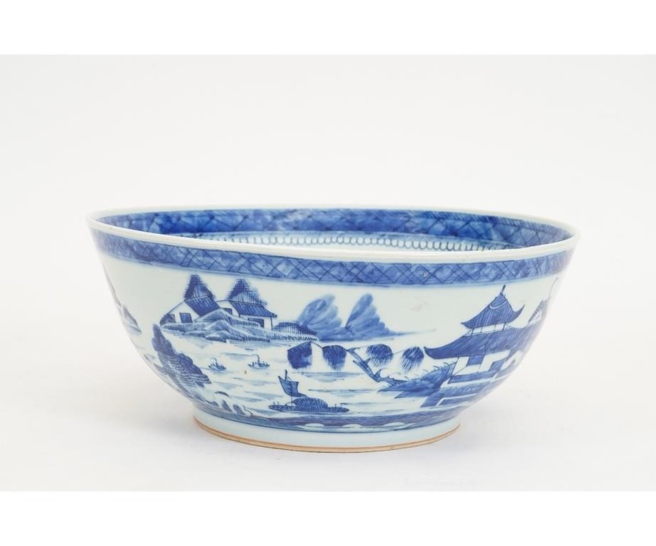 Large Chinese Canton blue and white