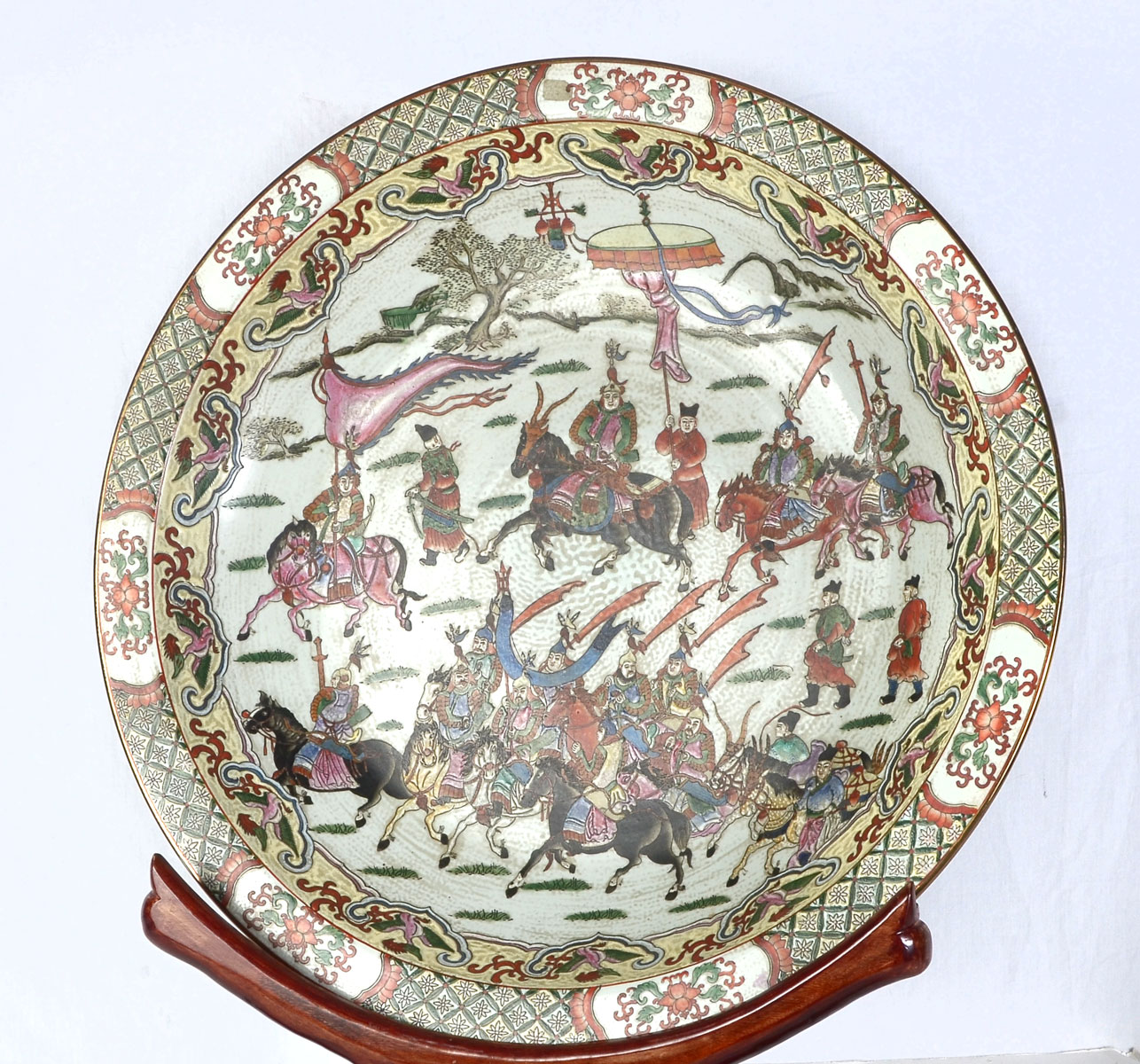 LARGE CHINESE CHARGER/BOWL