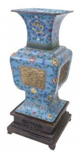 LARGE CHINESE CLOISONNE ENAMEL