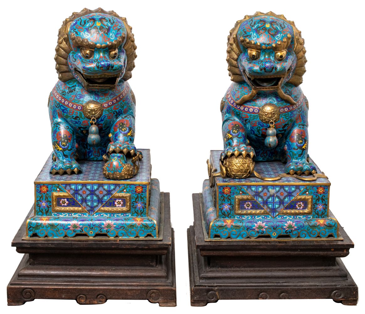 LARGE CHINESE CLOISONNE GUARDIAN