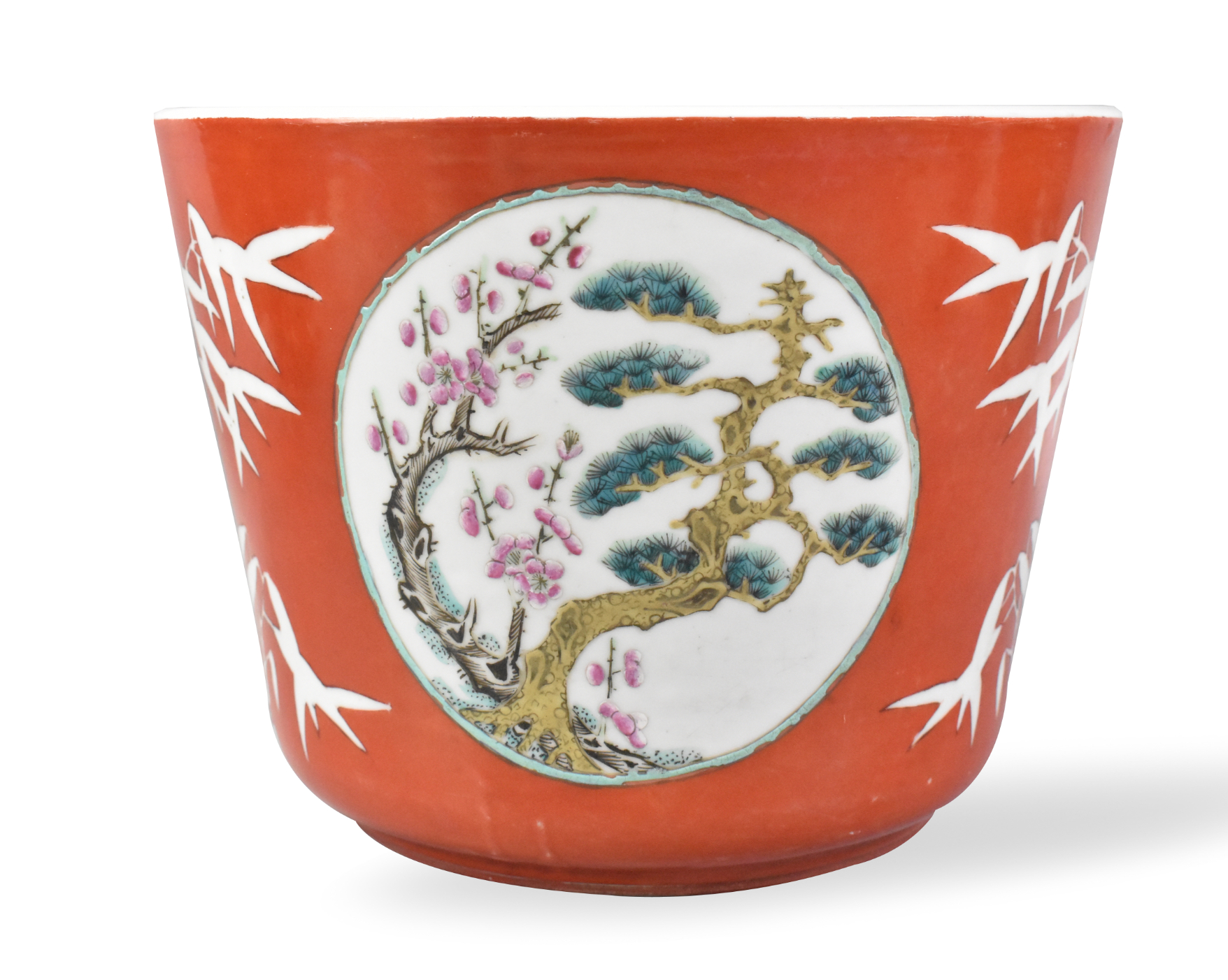 LARGE CHINESE CORAL RED FAMILLE