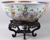 LARGE CHINESE EXPORT FAMILLE R