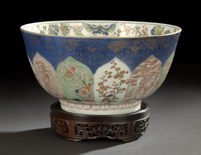 Large Chinese Export Famille