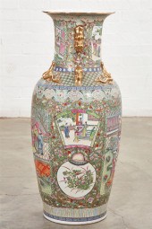 LARGE CHINESE EXPORT FAMILLE V