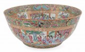 LARGE CHINESE EXPORT ROSE MAND