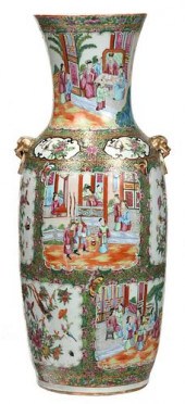 LARGE CHINESE EXPORT ROSE MAND