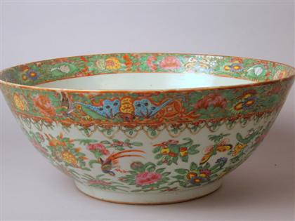 Large Chinese export rose medallion