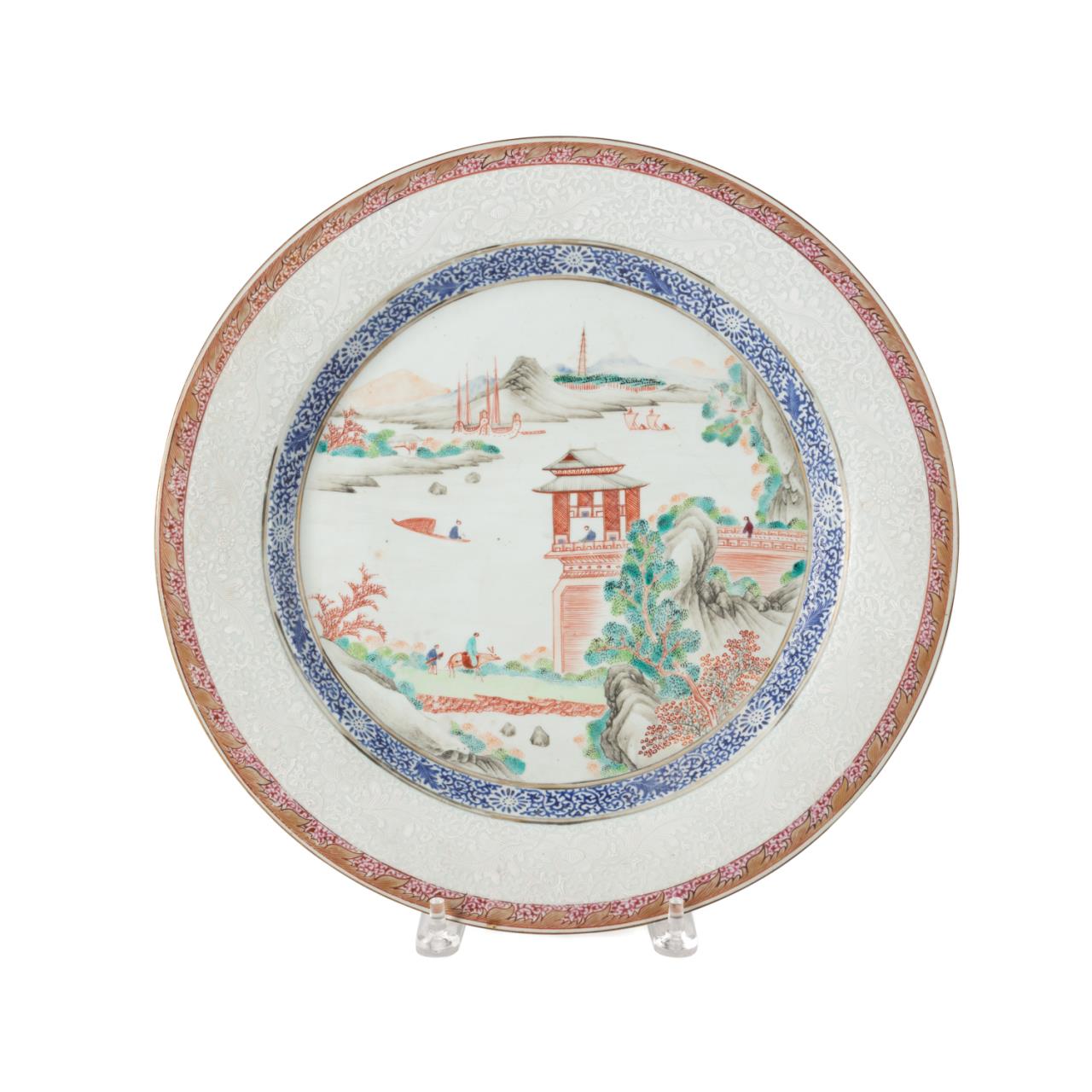 LARGE CHINESE FAMILLE ROSE EXPORT