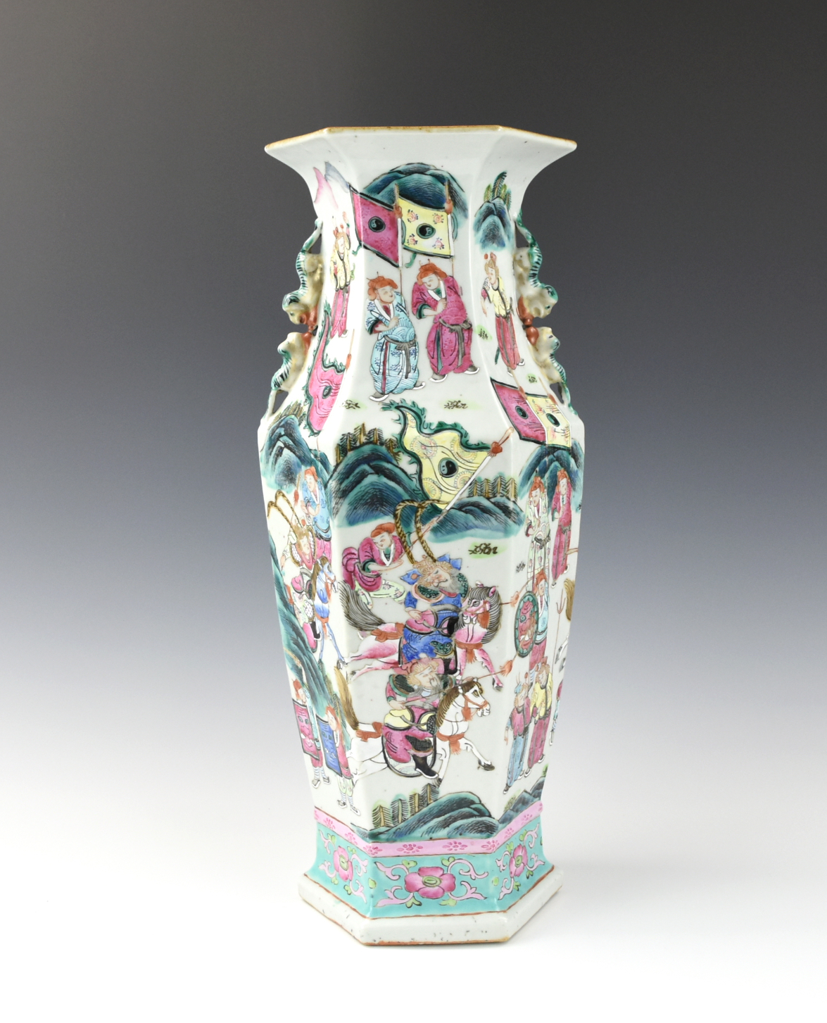 LARGE CHINESE FAMILLE ROSE