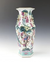 LARGE CHINESE FAMILLE ROSE HEX