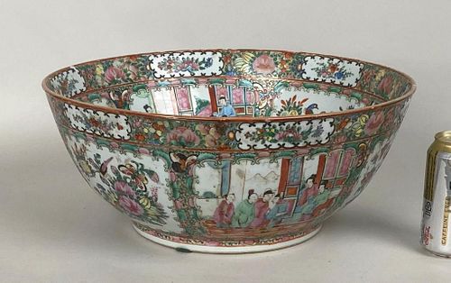LARGE CHINESE FAMILLE ROSE