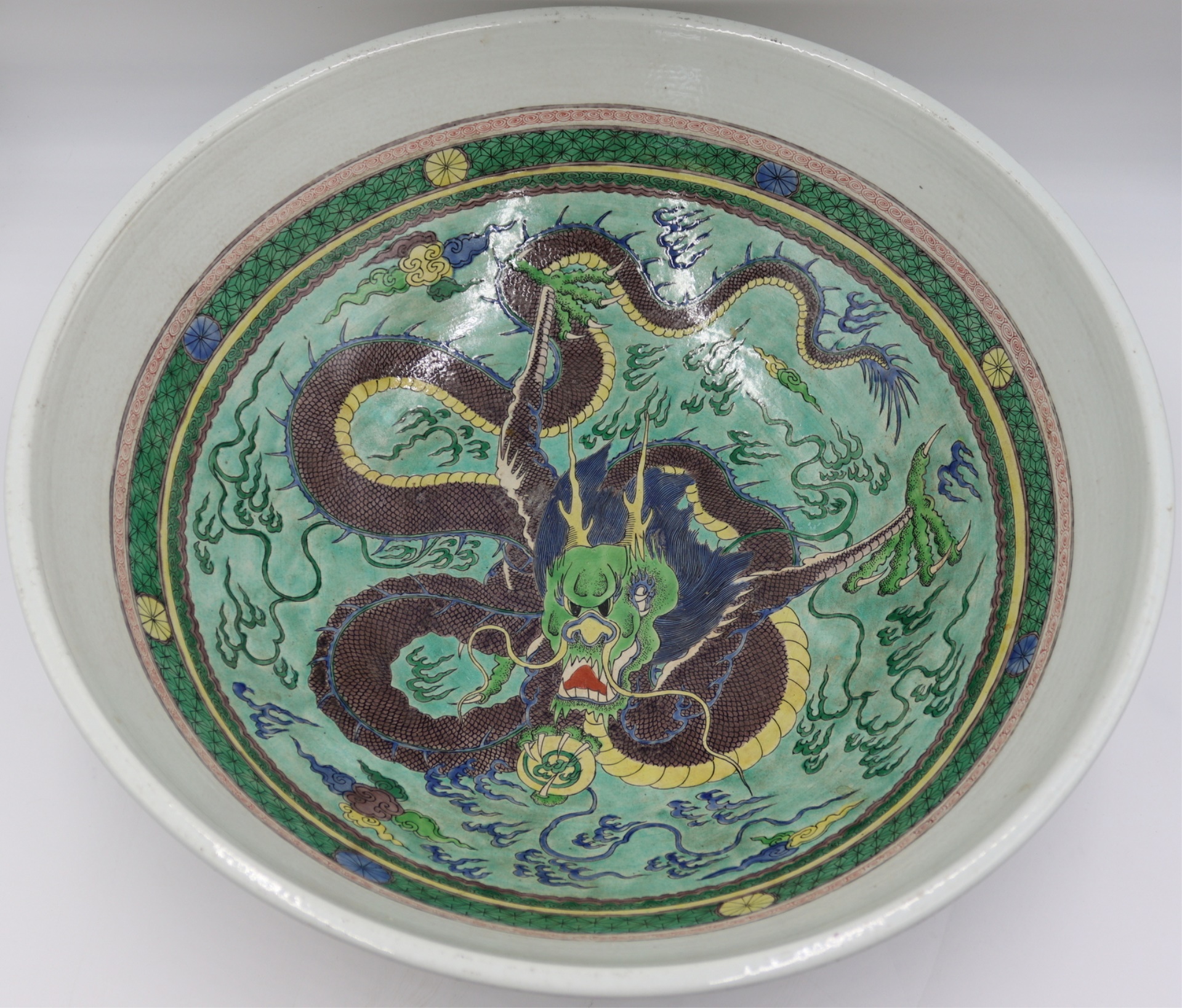LARGE CHINESE FAMILLE VERTE TAPERED