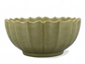 LARGE CHINESE LONGQUAN CELADON