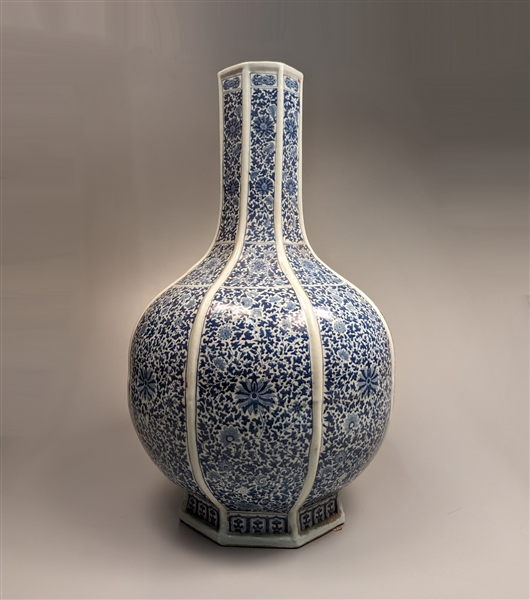Large Chinese Ming-style, blue