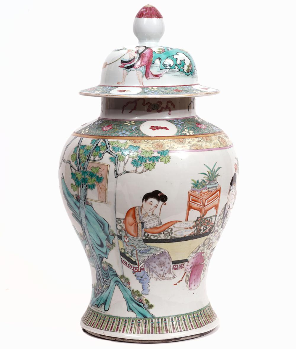 LARGE CHINESE PORCELAIN BALUSTER