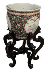 LARGE CHINESE PORCELAIN FISH B