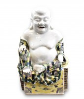 LARGE CHINESE PORCELAIN SEATED