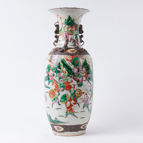 LARGE CHINESE PORCELAIN VASE WITH