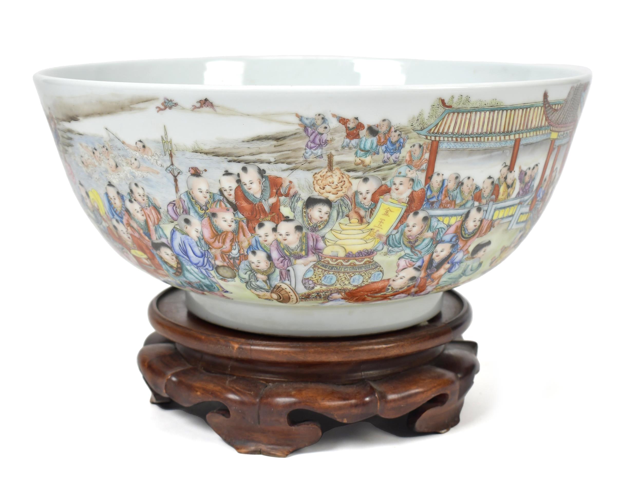 LARGE CHINESE REPUBLIC PORCELAIN
