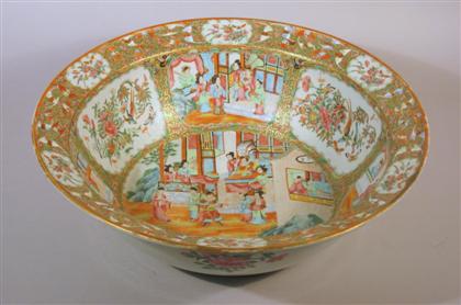 Large Chinese rose medallion basin