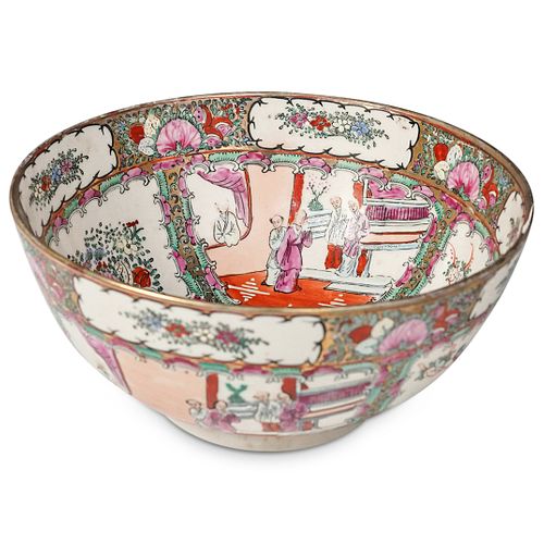 LARGE CHINESE ROSE MEDALLION CENTER