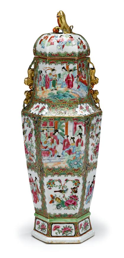 Large Chinese rose medallion