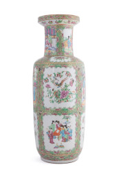 LARGE CHINESE ROSE MEDALLION R