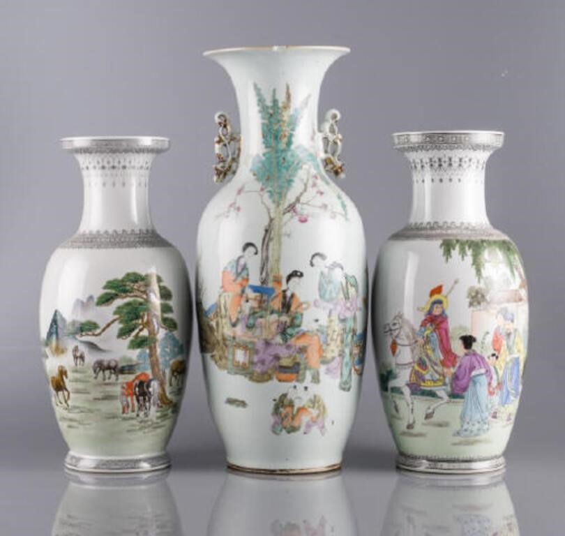 LARGE CHINESE VASESa.  A large