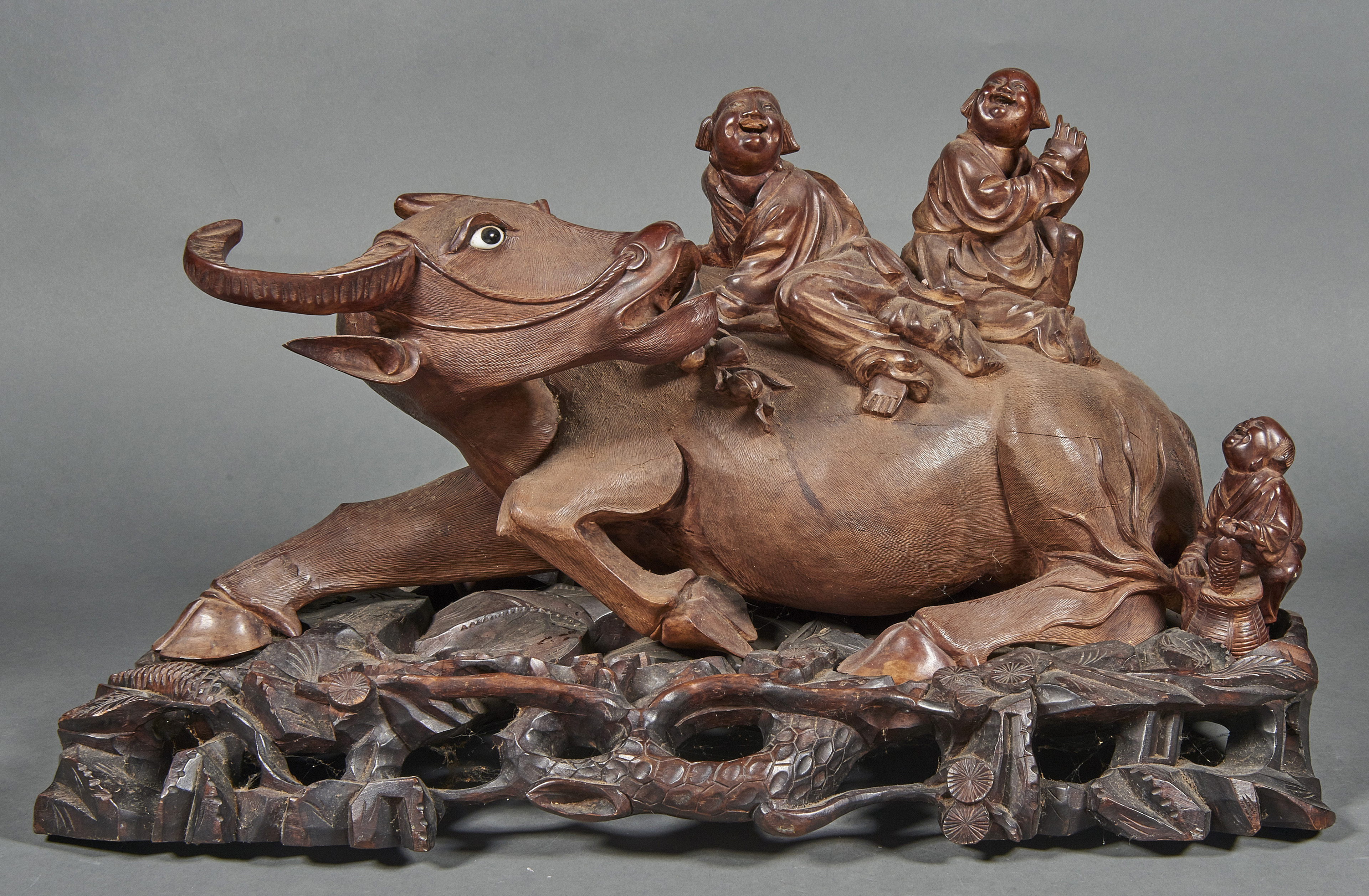 LARGE CHINESE WOOD CARVING OF A