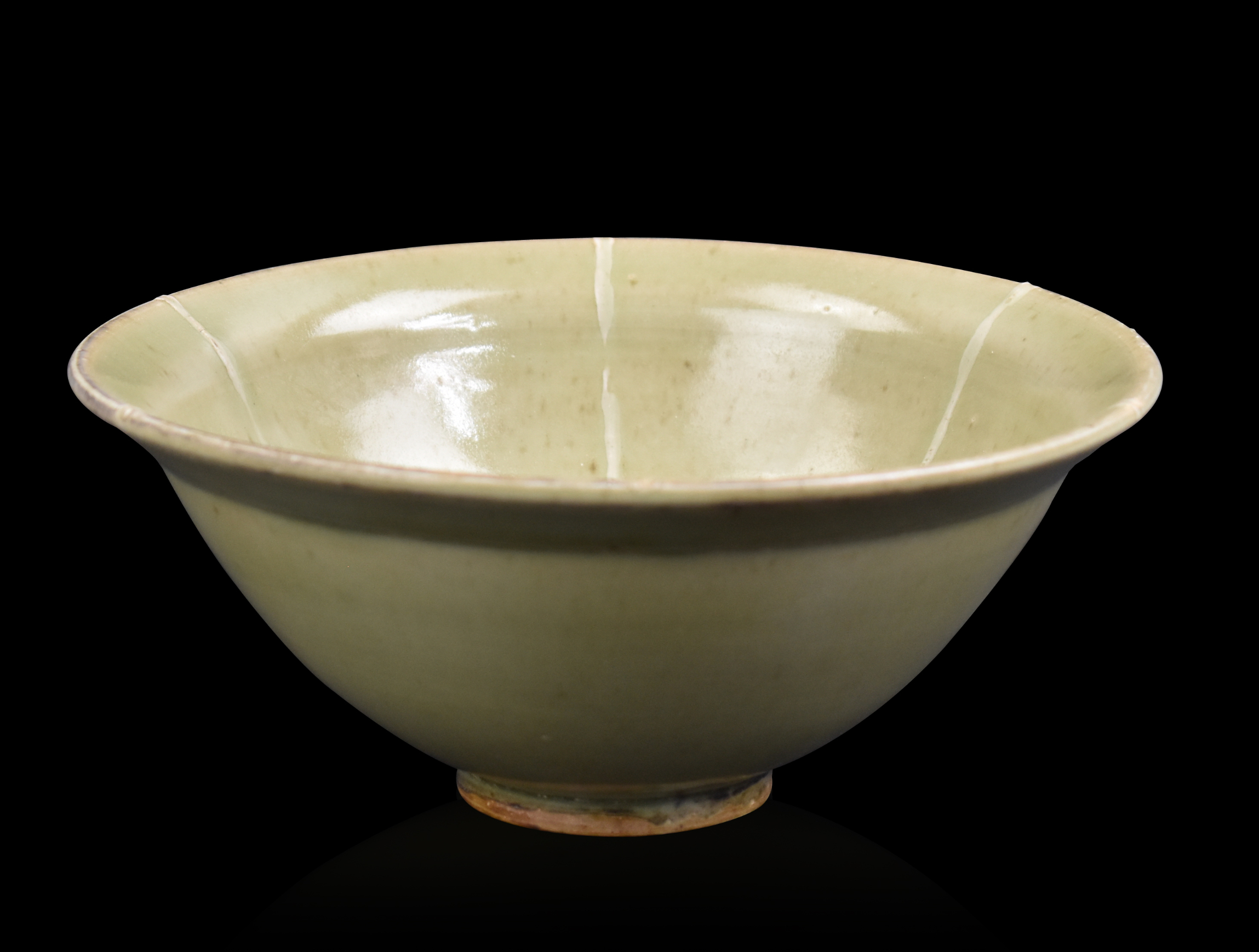 LARGE CHINESE YAOZHOU WARE BOWL,