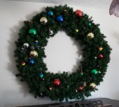 LARGE CHRISTMAS WREATHLARGE CH