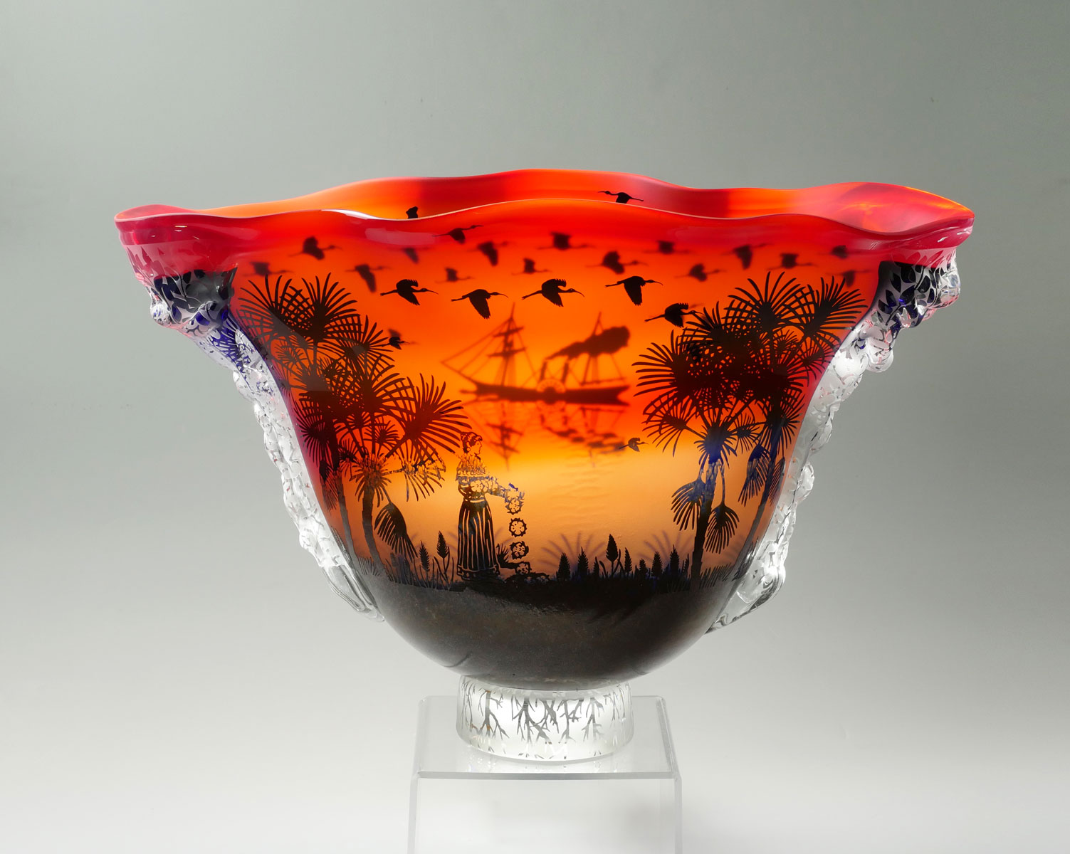 LARGE CHUCK BOUX ART GLASS VASE:
