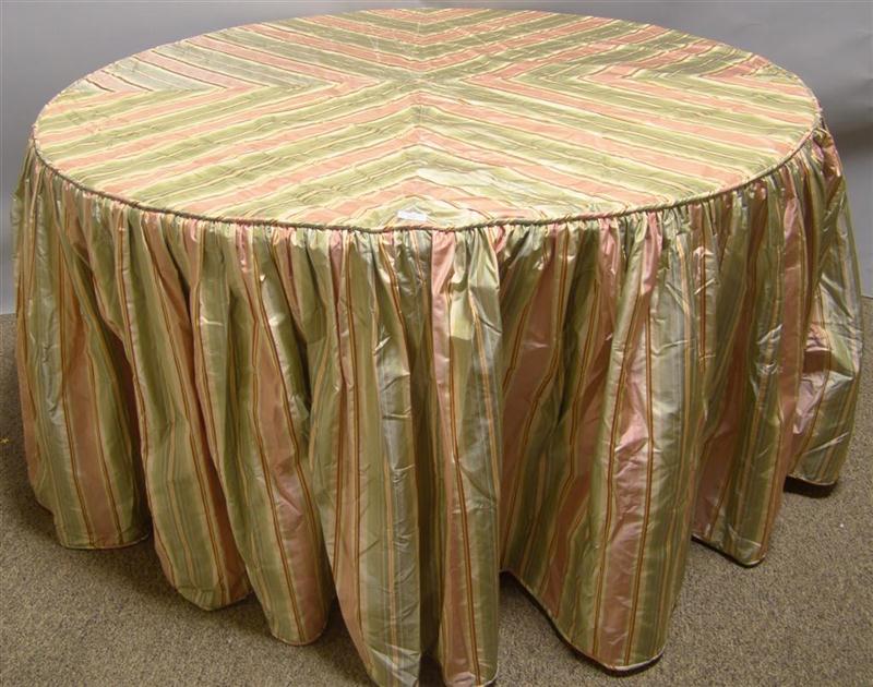 LARGE COLLAPSIBLE ROUND DINING