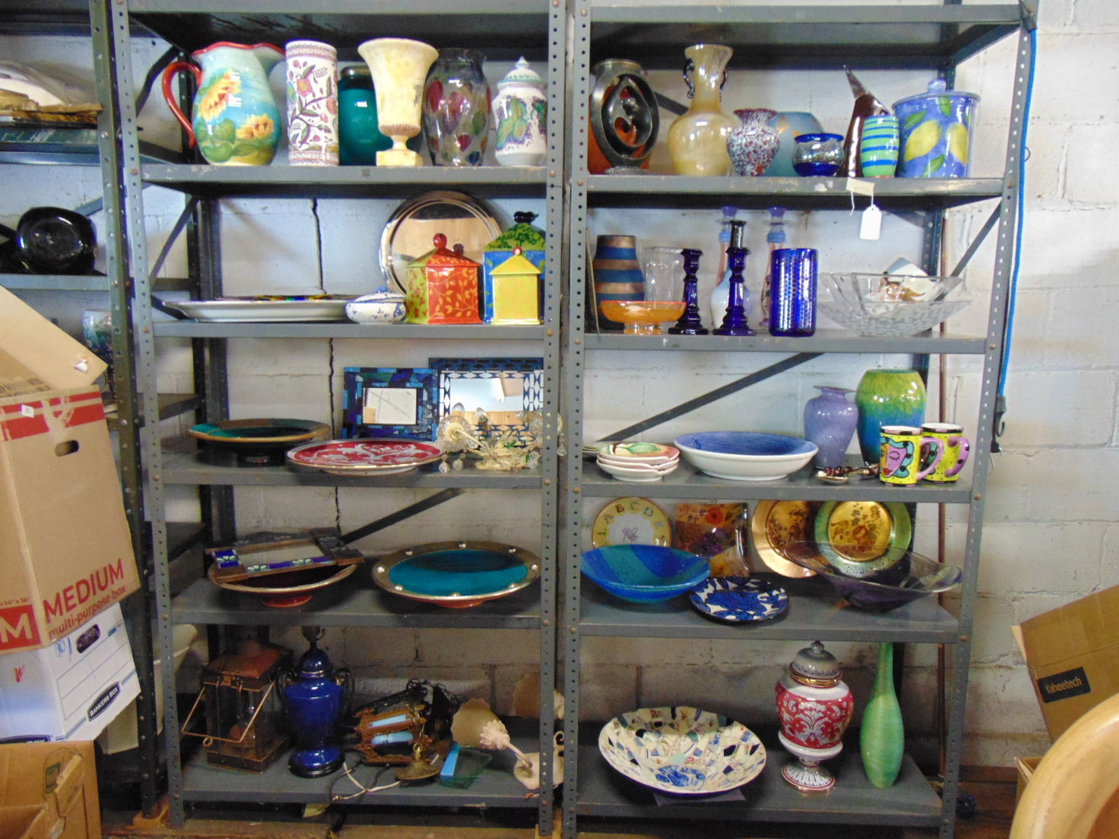 LARGE COLLECTION OF DECORATIVE